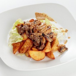 Бефстроганов с картофельными дольками