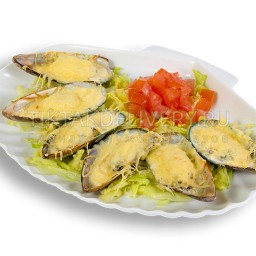 Салат "Мидии в ракушках"