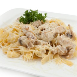 Феттучини с креветкой в сливочном соусе
