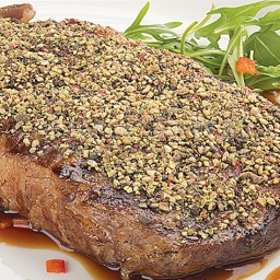 Стейк в корочке из перцев